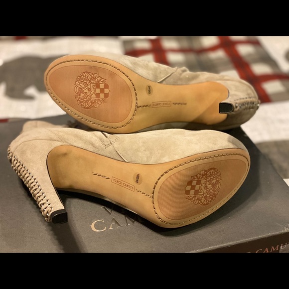 Real suede Vince C booties 👀 - Picture 3 of 6